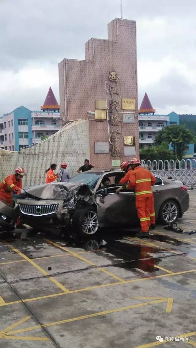 廣東江門車禍?zhǔn)录疃冉馕?，探究事故背后的真相?017年）